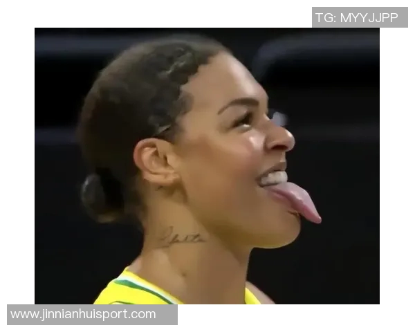 人各有志坎贝奇鼓励女球员兼职擦边博主赚取额外收入与奢侈品分享